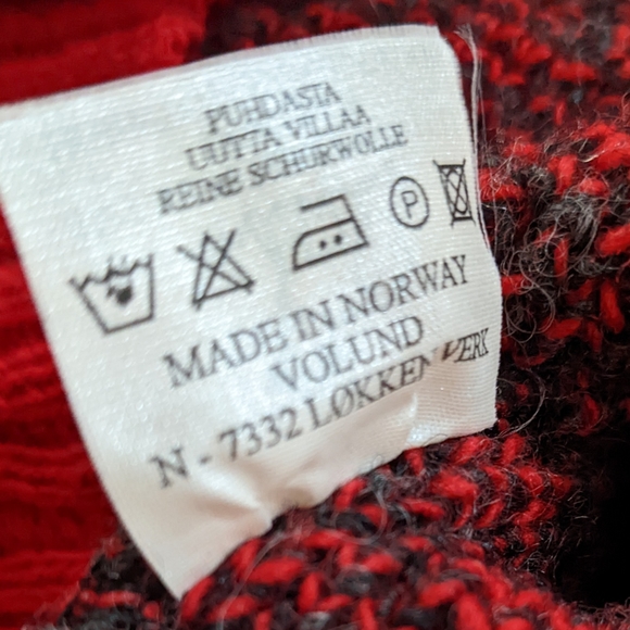 Vintage Volund Norwegian Pure New LambsWool Latch Front Elbow Patch Sweater - Picture 13 of 16